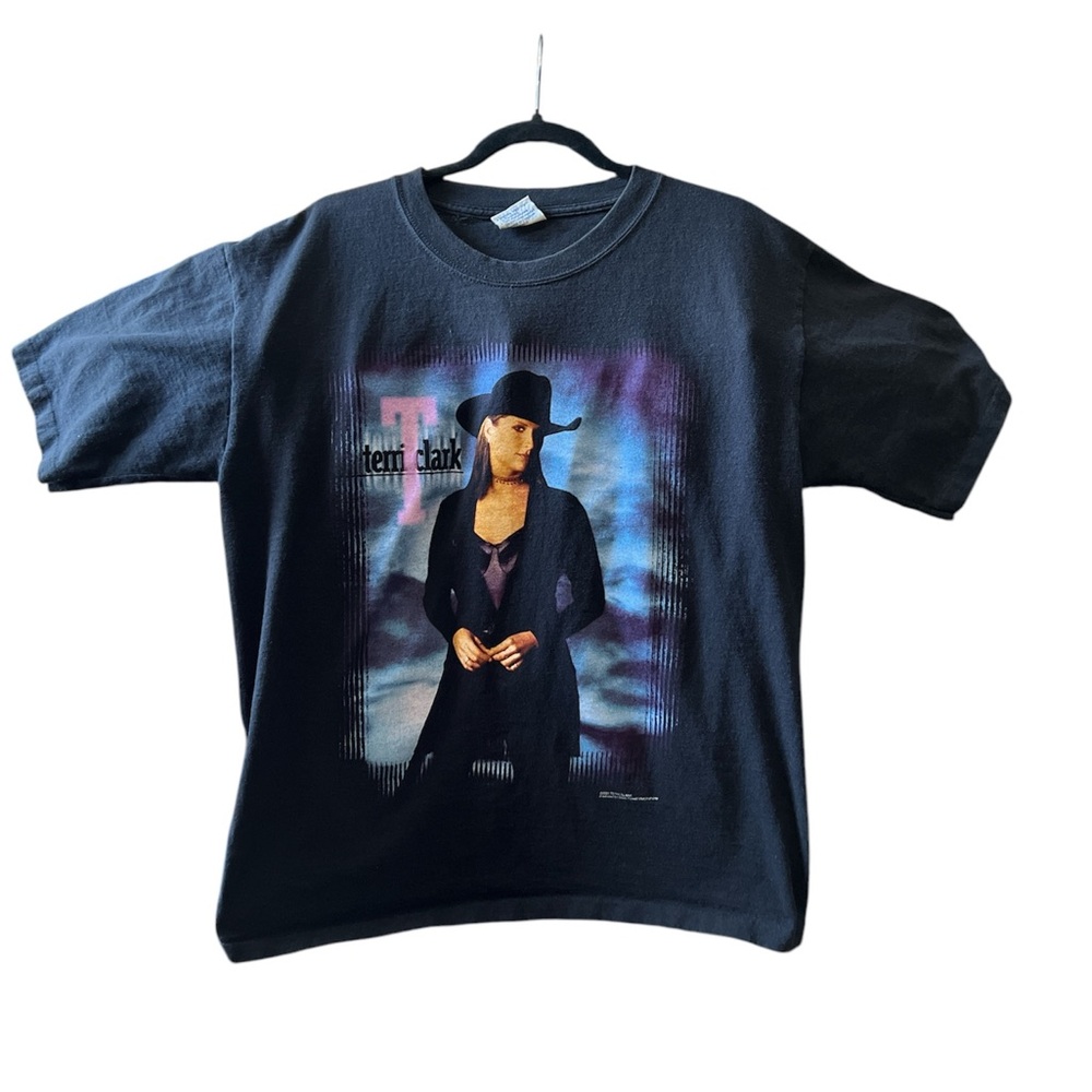 Vintage Terri Clark fearless 2001 tour Graphic T-Shirt size large(44)